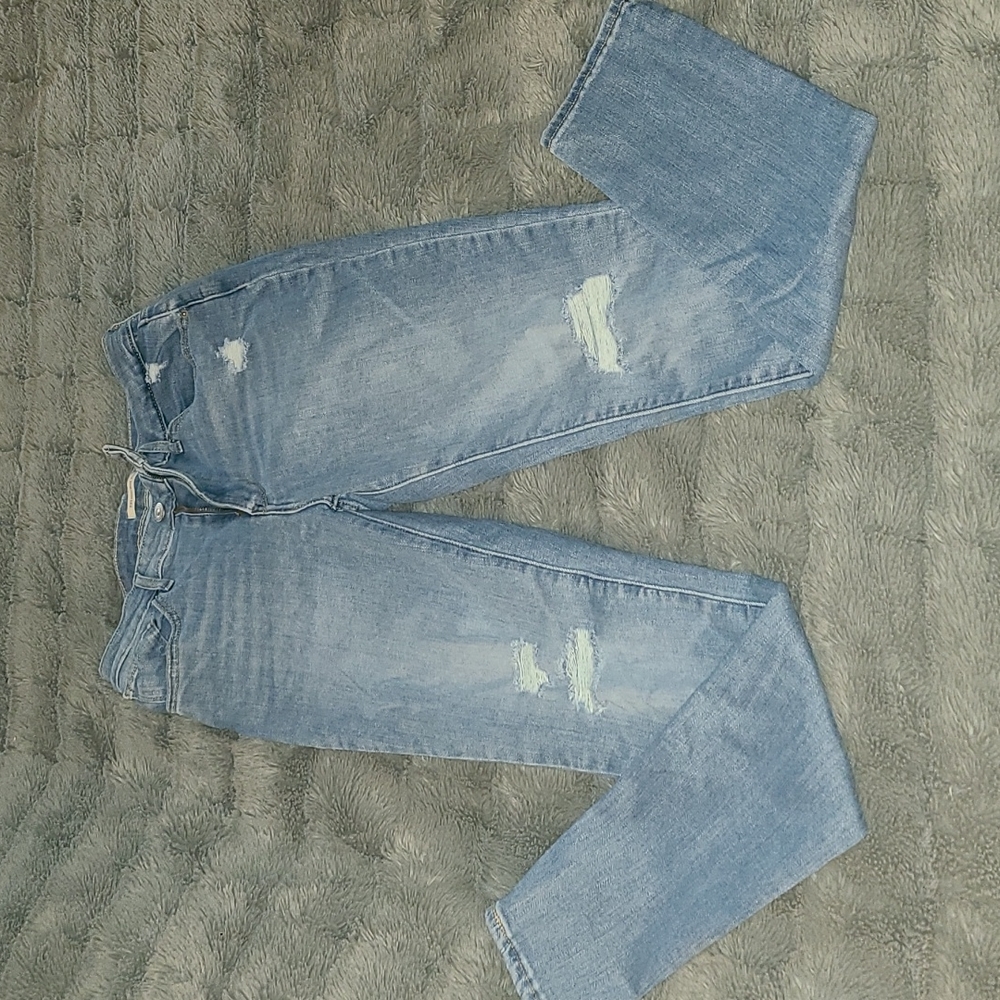 Levi ripped jeans